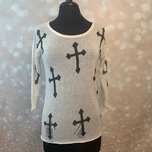 Silvergate Sheer Knit 3/4 Length Sleeve Cross Top